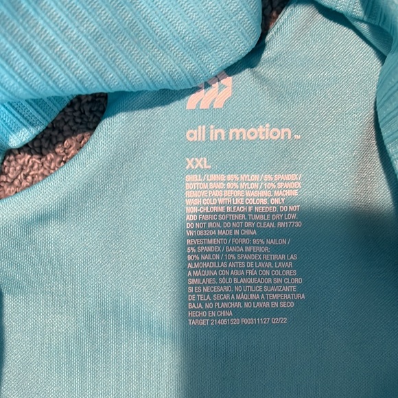 V-Neck seamless bra.  1790 - Picture 3 of 6